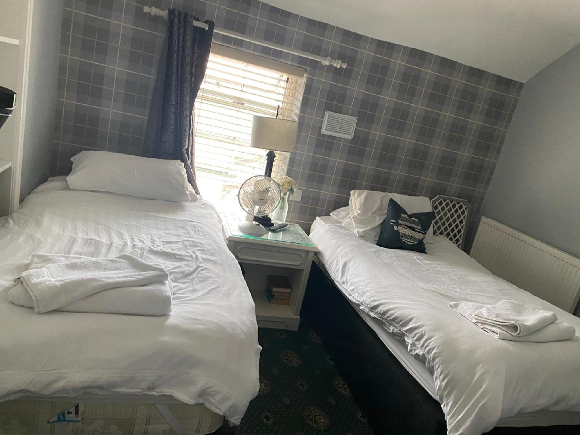 Holland Hotel Llanfachraeth Dış mekan fotoğraf